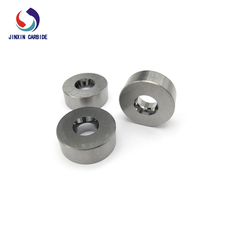 Tại sao chọn cacbua vonfram để dập vật liệu khuôn?