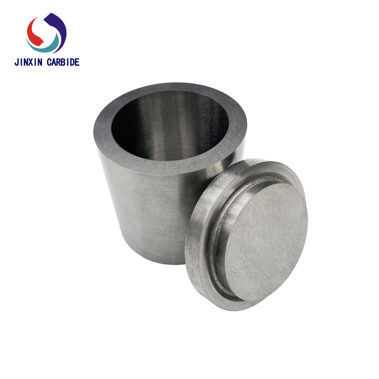 Trong những trường hợp nào thì việc thêm một ống bọc thép 304 vào một lọ hành tinh cacbua vonfram là phù hợp?