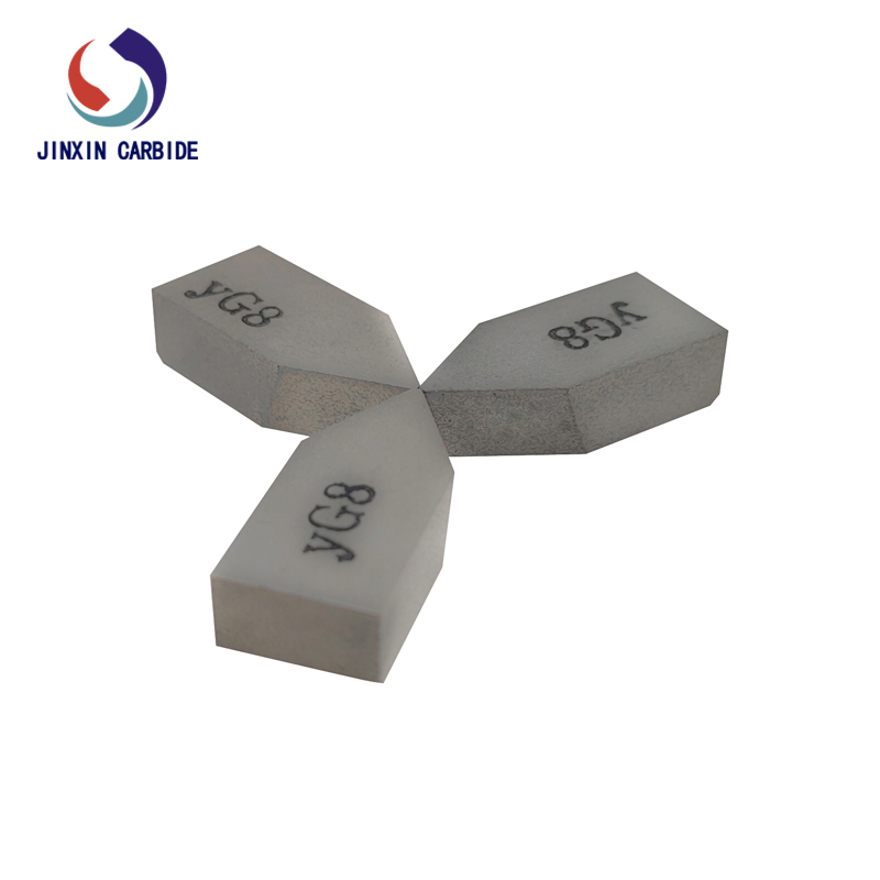 YG8 C122 Vonfram cacbua chèn hàn để tiện hoàn thiện thép